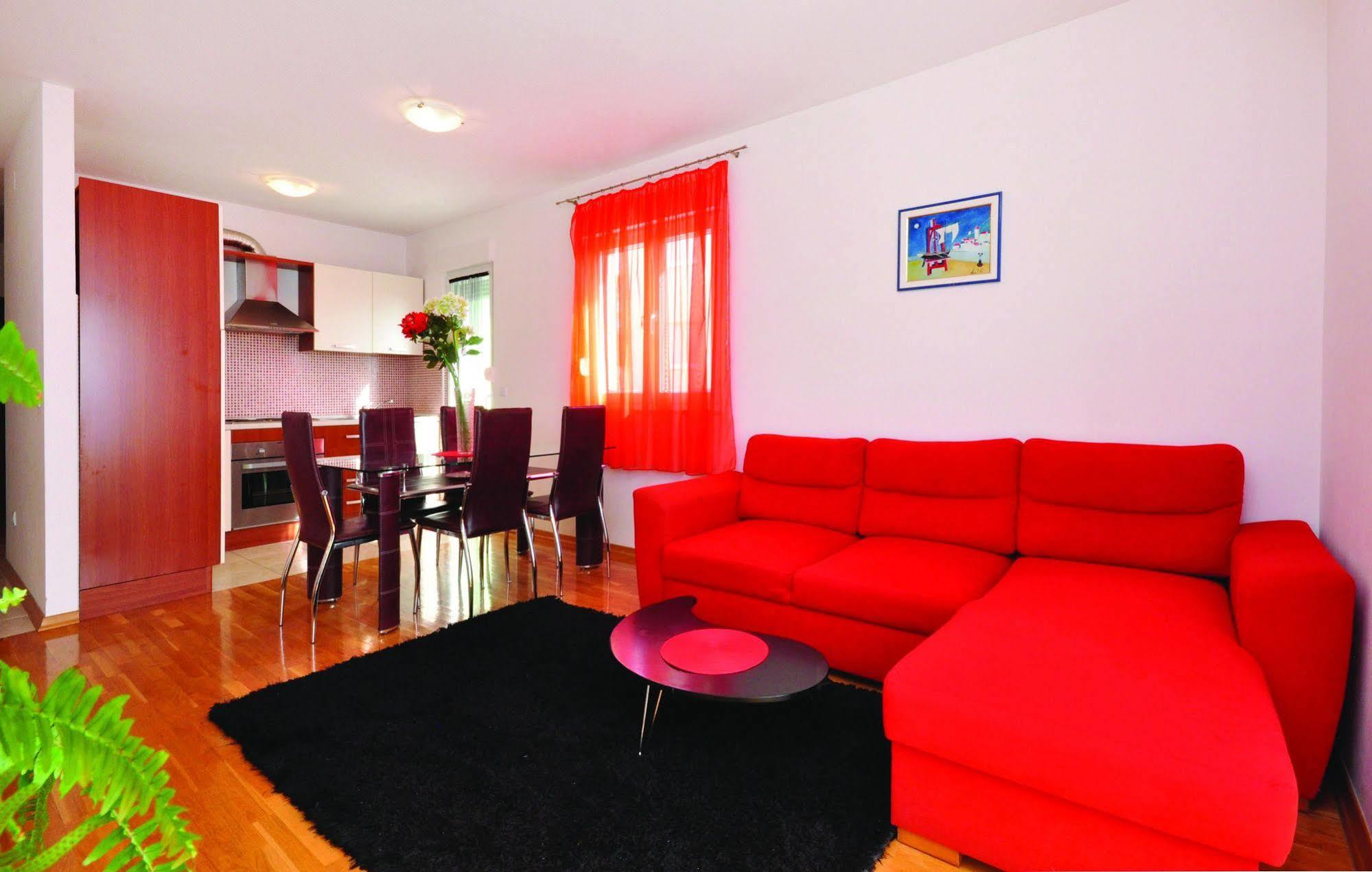 Apartments Beverly Omiš Dış mekan fotoğraf