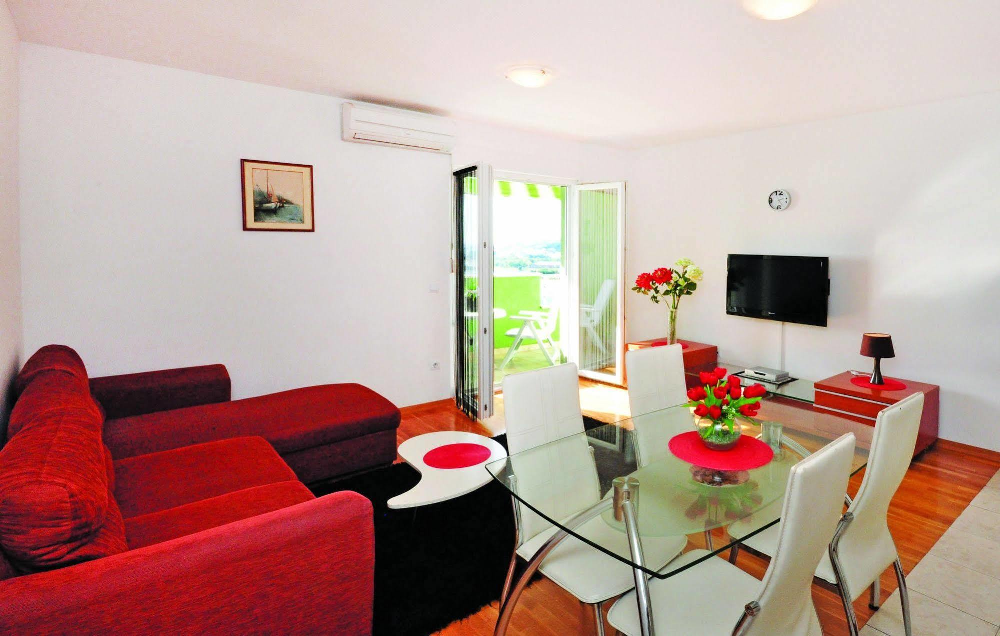 Apartments Beverly Omiš Dış mekan fotoğraf