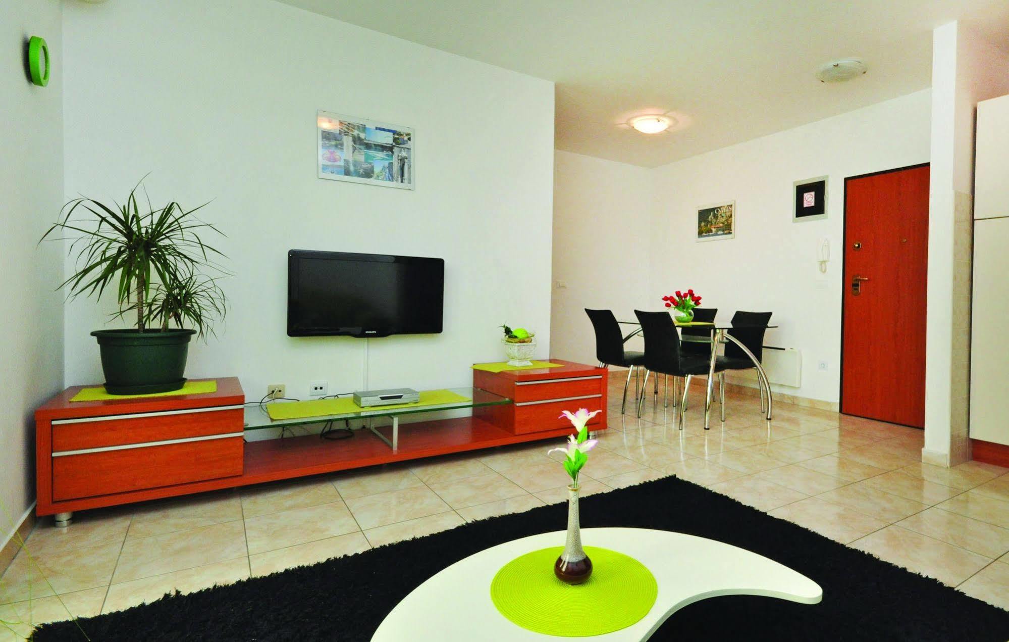Apartments Beverly Omiš Dış mekan fotoğraf