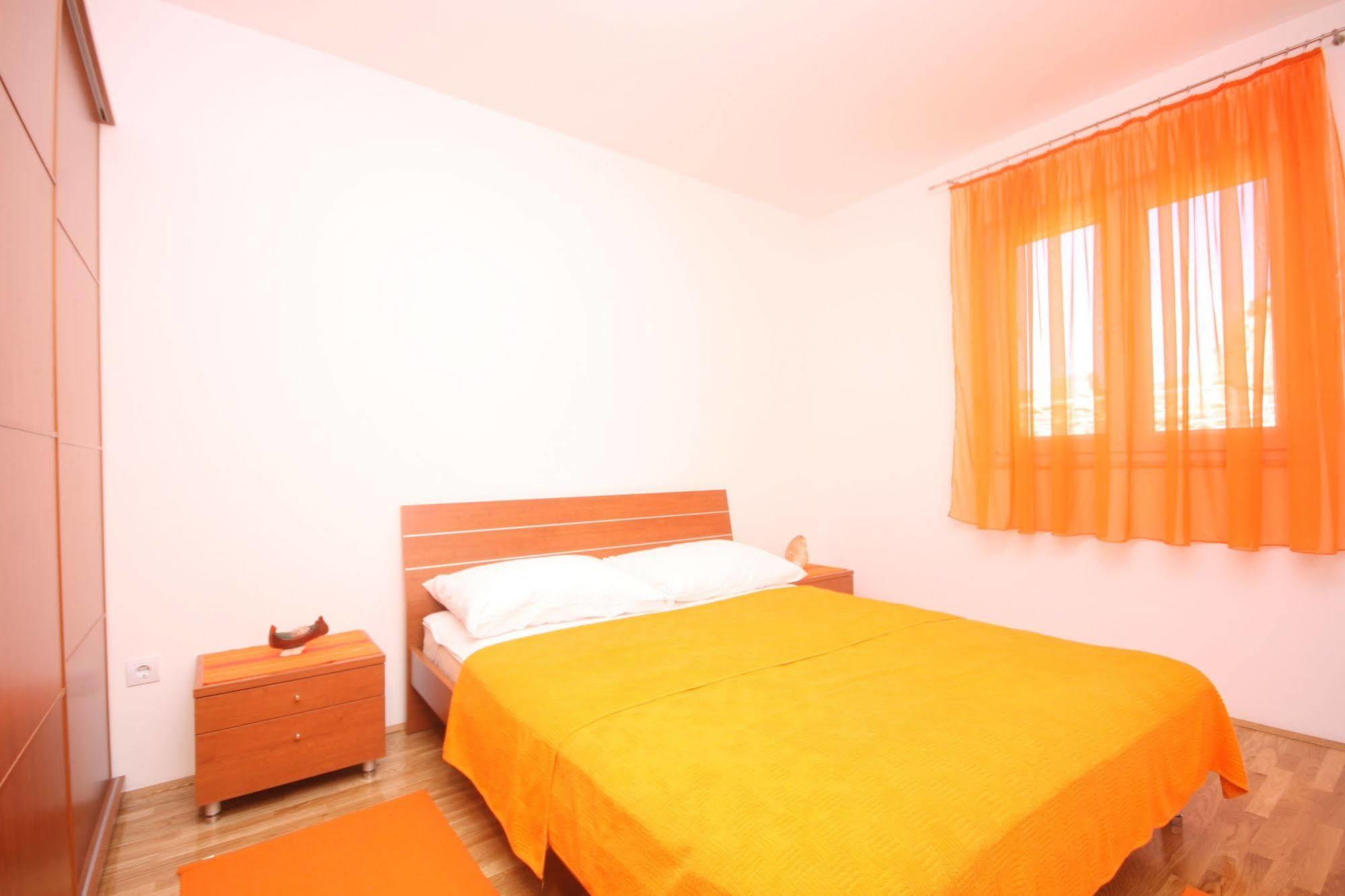 Apartments Beverly Omiš Dış mekan fotoğraf
