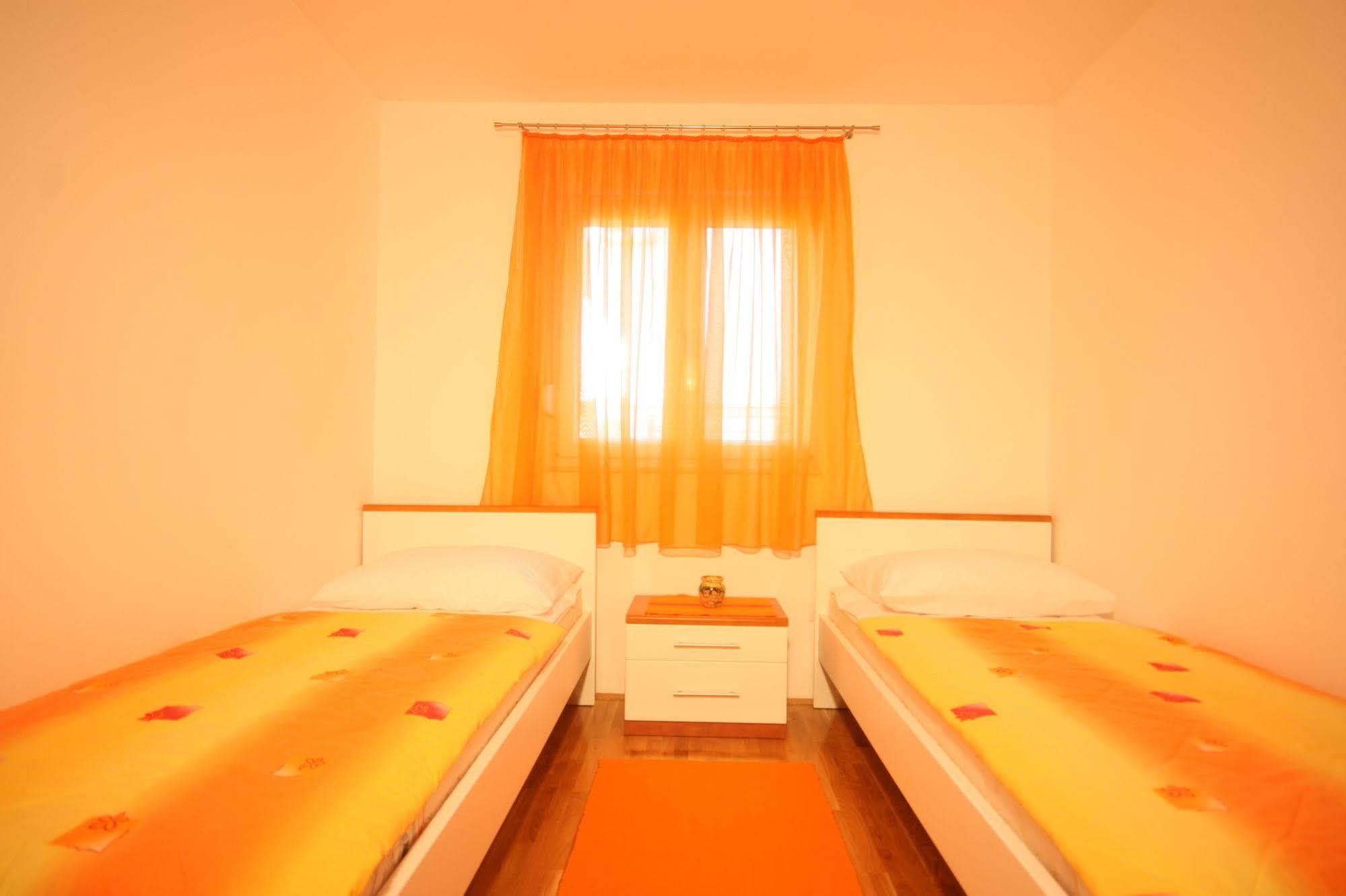 Apartments Beverly Omiš Dış mekan fotoğraf
